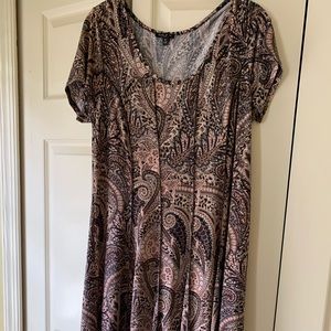 CUTE WOMEN’S DRESS!